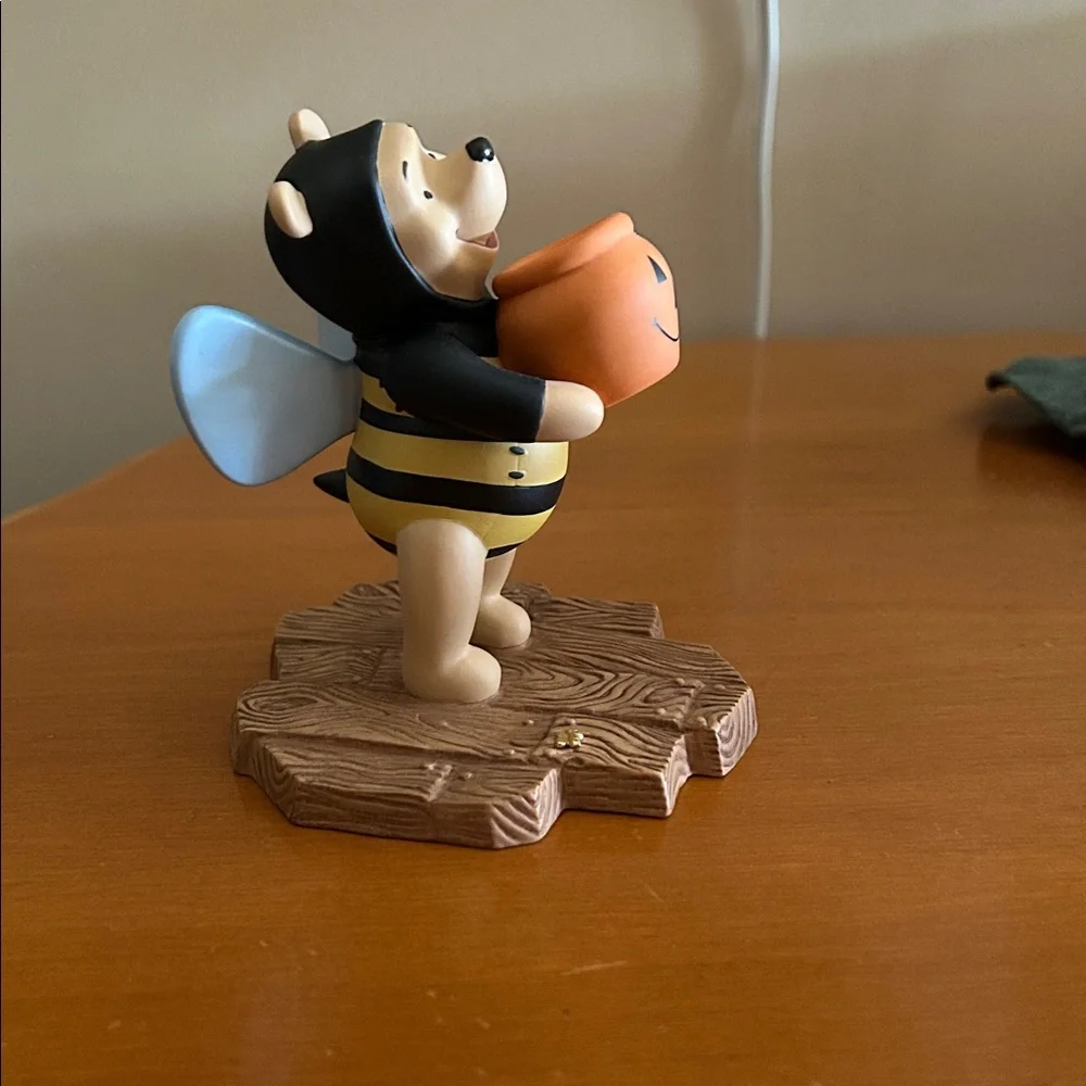 Disney Pooh & Friends Figurine - Cream